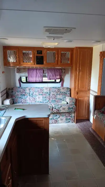 2005 dodge 3500,diesel 6sp 4dr leather interior 1999forest river Wildwood 5th wheel good condition n...