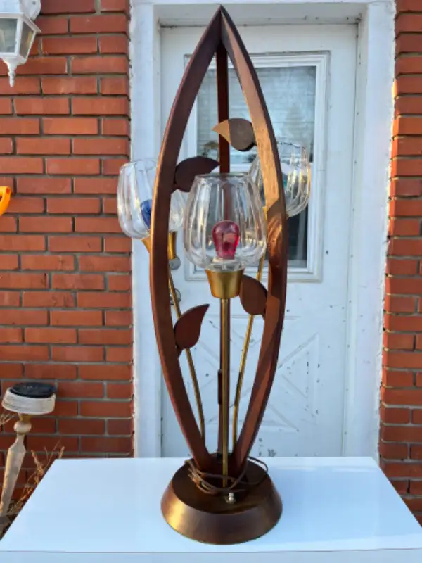 Magnifique grande lampe Vintage  stunning, MCM lamp in Indoor Lighting & Fans in West Island - Image 2