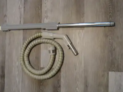 2 Boyaux (rigide et flexible) balayeuse Electrolux, View more