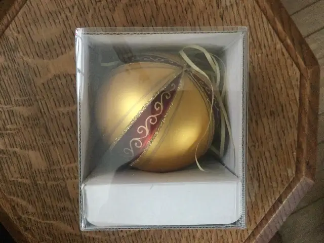 Holly Ridge Collection Glass Christmas Ball, New in Other in Edmonton - Image 2