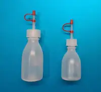 Plastic Squeeze Long Spout Dropping Bottles with Tethered Caps