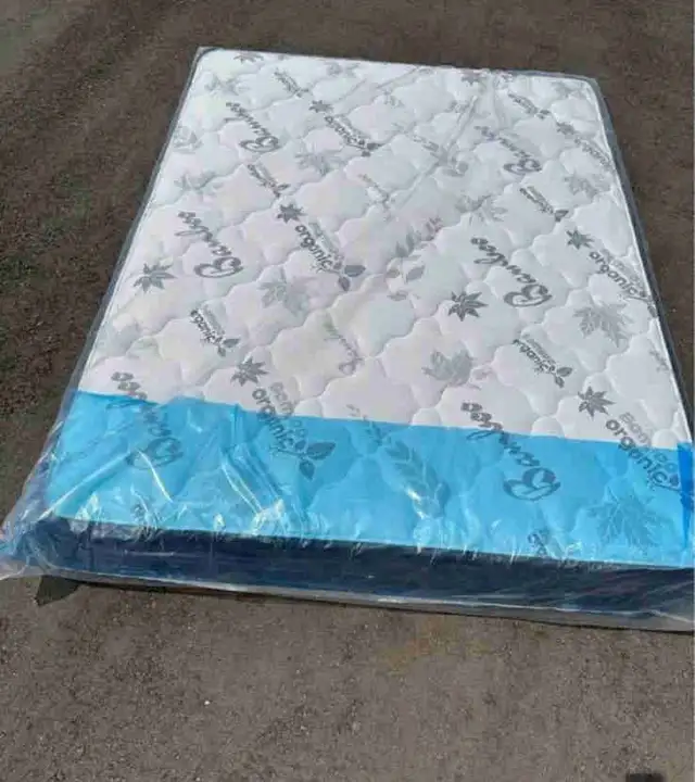 matelas avaliable in Beds & Mattresses in City of Montréal - Image 2