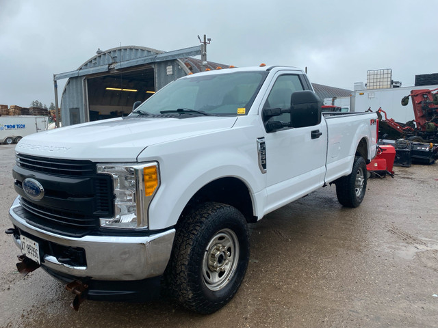 2017 F350 XL 4x4 Diesel in Cars & Trucks in Kitchener / Waterloo - Image 4