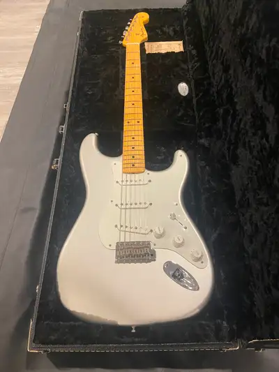 1950s original strat with normal wear and a paint chip near the heel. Comes with G&G case and case c...