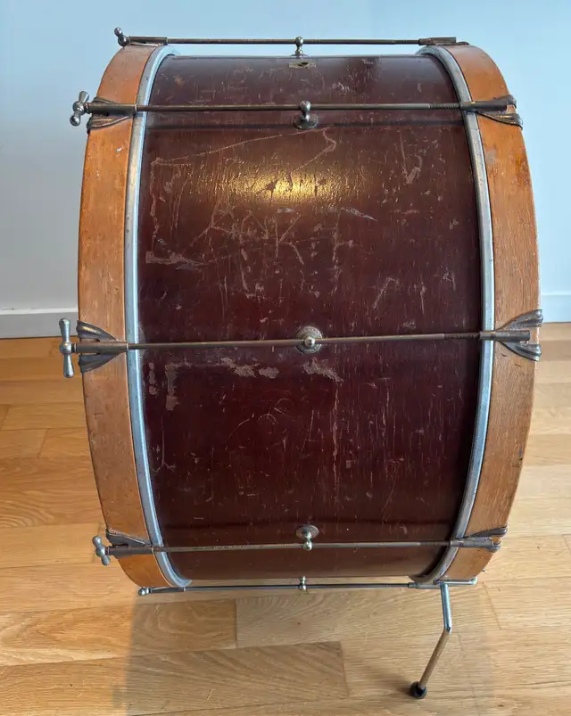 Vintage Ludwig 28” bass drum in Drums & Percussion in City of Toronto - Image 4