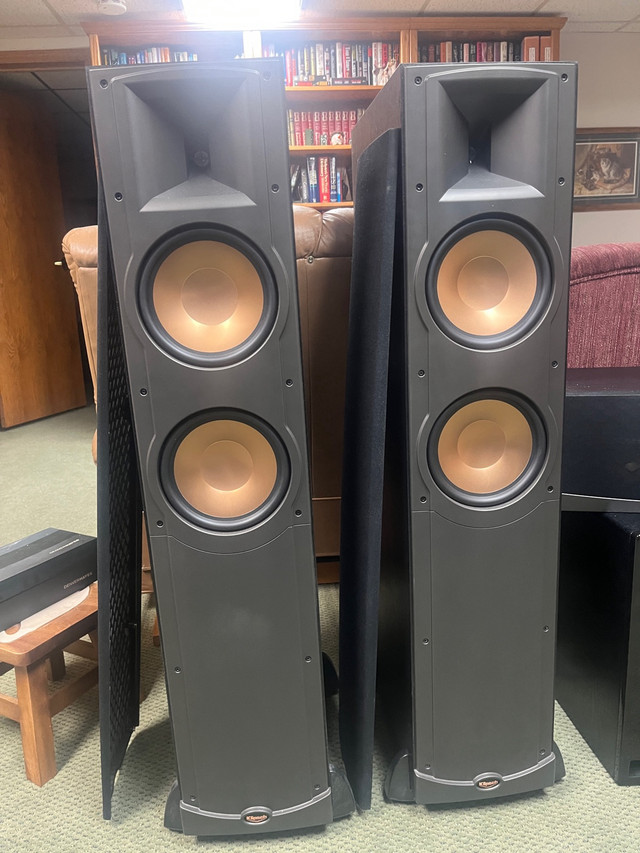 Klipsch tower speakers set of 2 in Speakers in La Ronge - Image 2