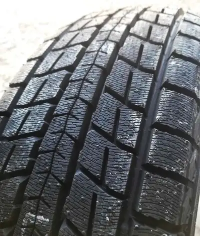 New Dunlop WINTER MAXX SJ8 - Ice and snow 235/60R18 107R XL $ 1000 plus hst for set of 4 tires NEW r...