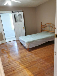 Rooms for rent near the University of Windsor 