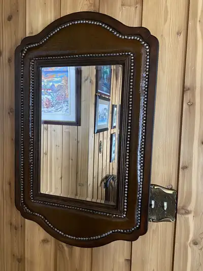 MIROIR EN DEMI-LUNE CAPITONNÉE  EXPRESSO NEUF DANS BOÎTE, View more