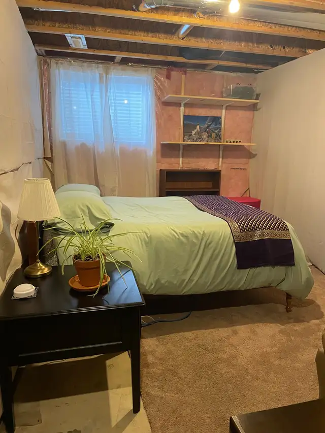 Room for rent in a nice house63826904498563120