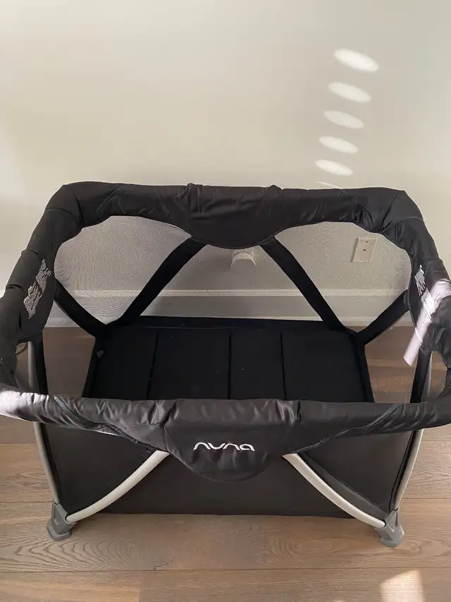 Baby crib NUNA with two sheets and sleep sack in Cribs in City of Toronto - Image 6