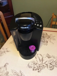Machine à café Keurig avec filtre permanent,propre et fonctionne