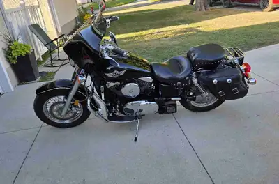 1999 Kawasaki Vulcan 1500e Classic. Clean bike, will need a safety and tune up, been sitting a coupl...