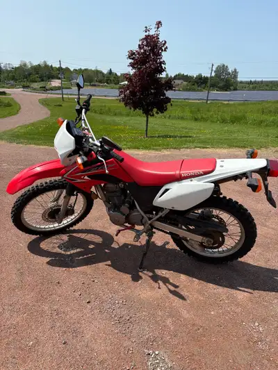 2009 Honda CRF230L street and trail, good original condition. 9000 KM’s, few scratches but not bad....