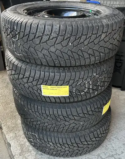 Off a Honda CRV GT Radials Ice Pro SUV 3 Size: 235/65R17 Center Bore / Hub Bore: 64.1 mm Bolt Patter...