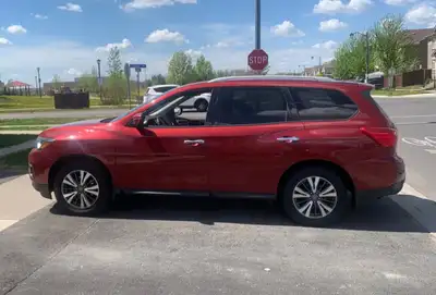 2017 Nissan Pathfinder SV - Steal it for just $3,999! Needs a timing chain, but this loaded 4WD 7-se...