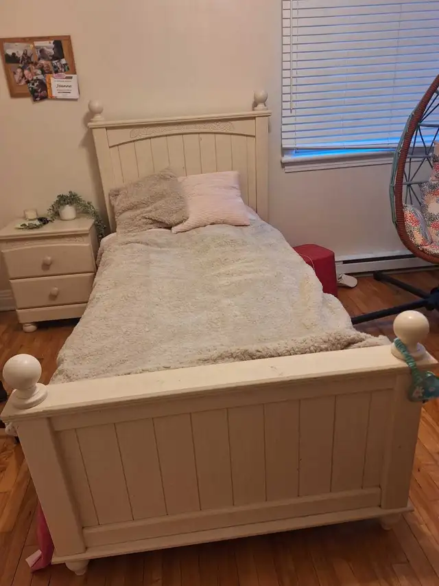 meubles en bois pour chambre fille in Multi-item in City of Montréal - Image 3