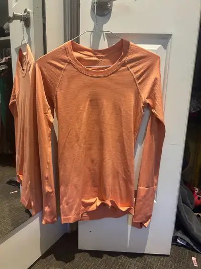 Long sleeve Lululemon shirt