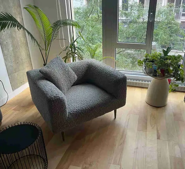 Canapé SVEN très confortable in Couches & Futons in City of Montréal - Image 2