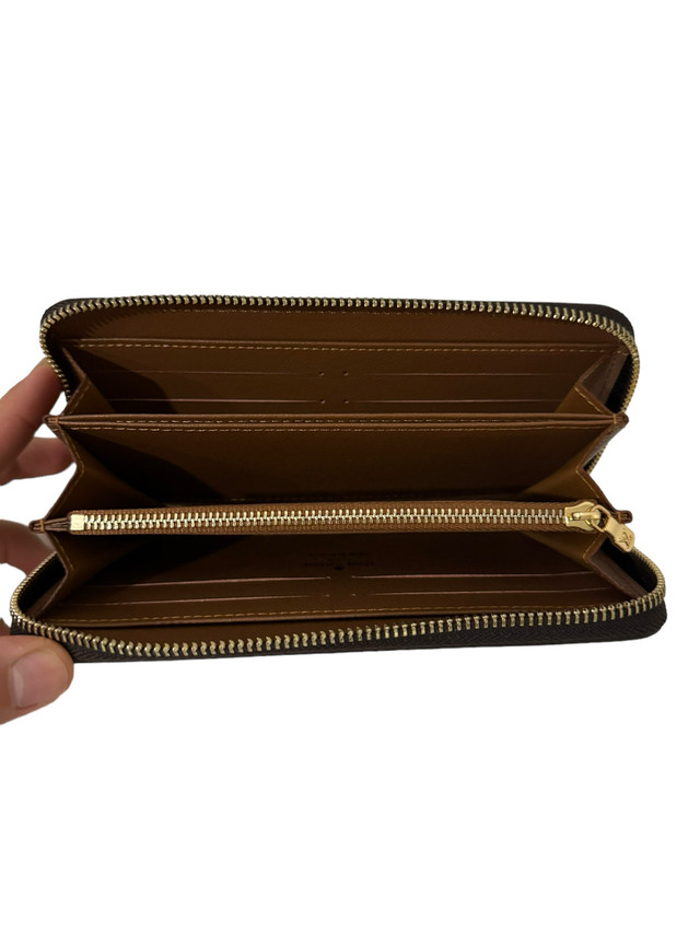 *$70* Brand New Louis Vuitton Zippy Wallet For Women in Women's - Bags & Wallets in Mississauga / Peel Region - Image 2