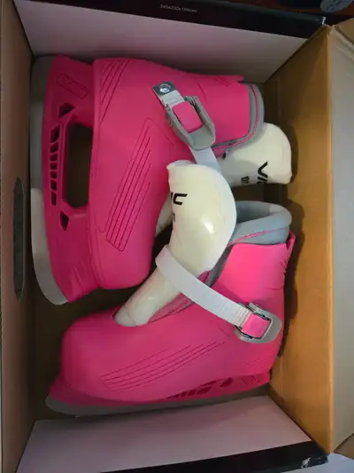 Ice skates - size Y10-11, View more