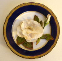 Gorgeous Unique 3D Flower-Decorated Display Plate