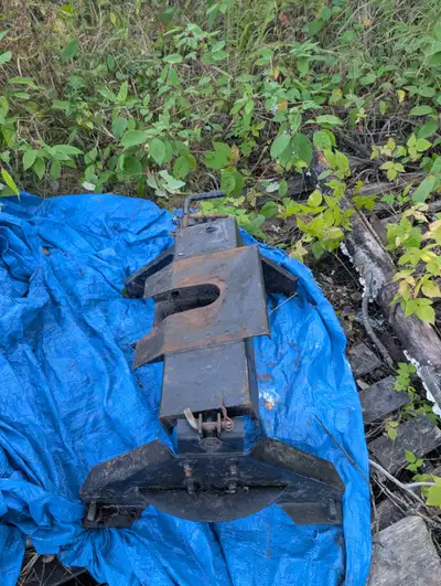 Fifth Wheel Hitch in Good Condition For $100.00