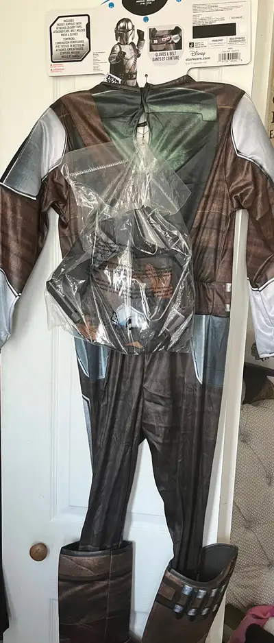 Star Wars - The Mandalorian, View more