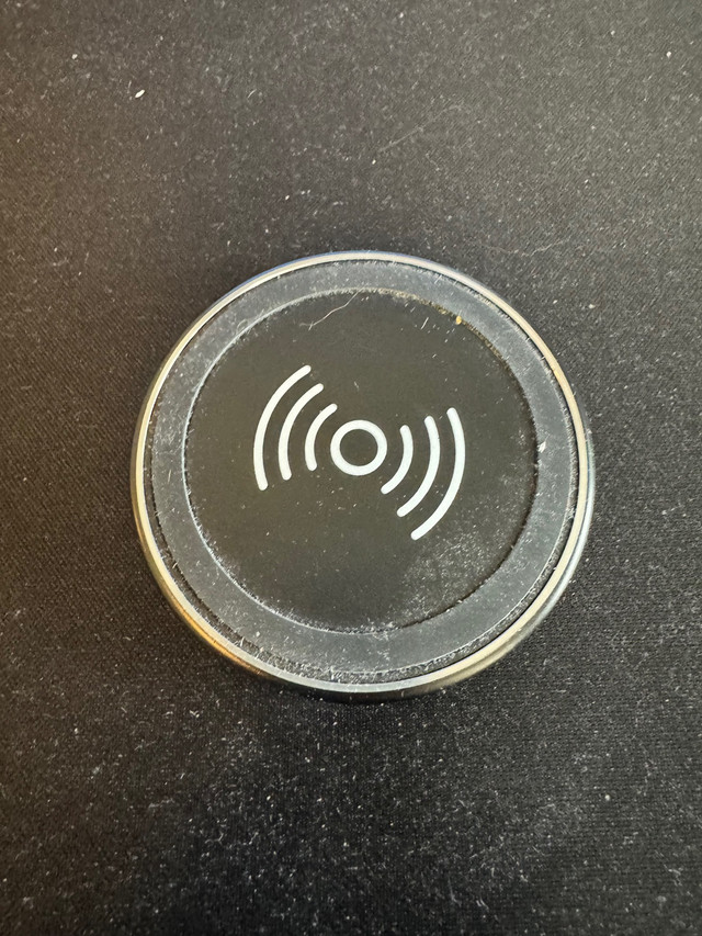 Wireless Qi Charger in General Electronics in Kitchener / Waterloo