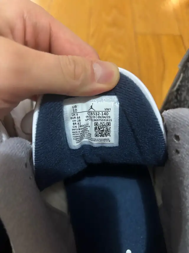 Jordan 3 midnight navy in Men's Shoes in Markham / York Region - Image 4