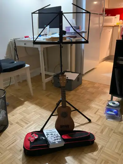 Ukelele soprano neuf, View more