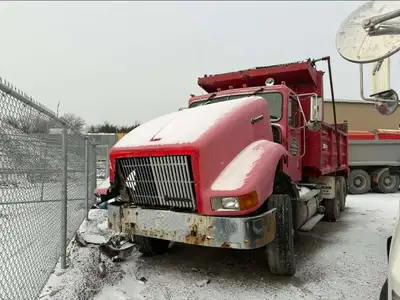 Achetons vos camions lourds pour pièces. We buy heavy trucks for parts. Prix sur demande. Price on d...