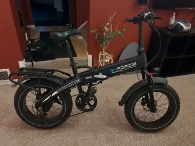 G-force e-bike 960 wh folding e-bike. With fat tires and back rack and light in front