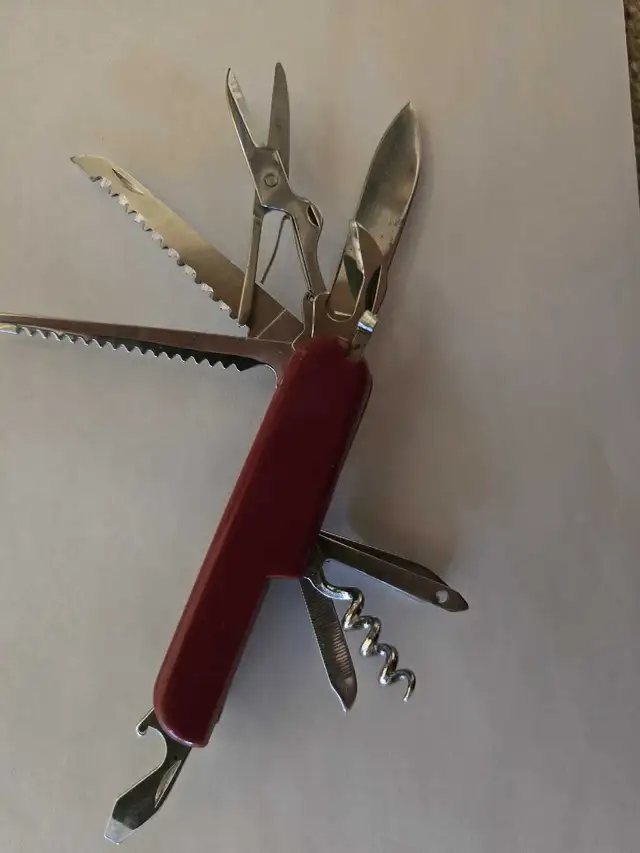 Multifunction Knife in Hand Tools in Mississauga / Peel Region - Image 4