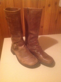 MATTISE DRESS BOOTS- RICH BROWN LEATHER- WOMENS SIZE 6 M