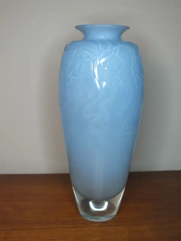 THORN GLASS VASE  KEPKIEWICZ AND WOOD in Arts & Collectibles in Barrie - Image 2
