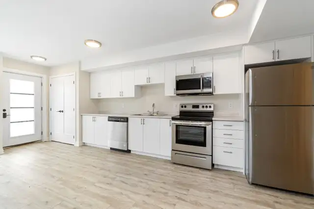 4 Bedroom and 2 Bathroom near Carleton University! in Room Rentals & Roommates in Ottawa - Image 9