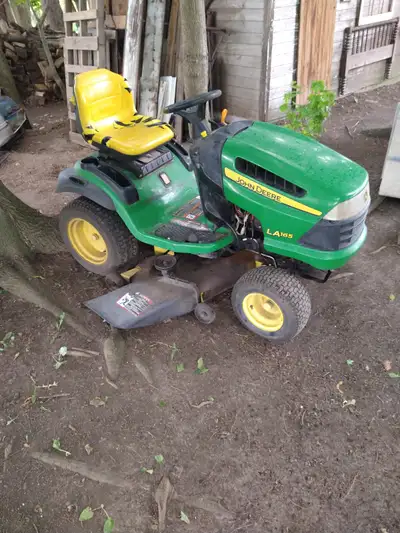 JD LA165 --engine caught fire--rest of machine good for parts 1983 Yamaha SS440--hasn't run for year...