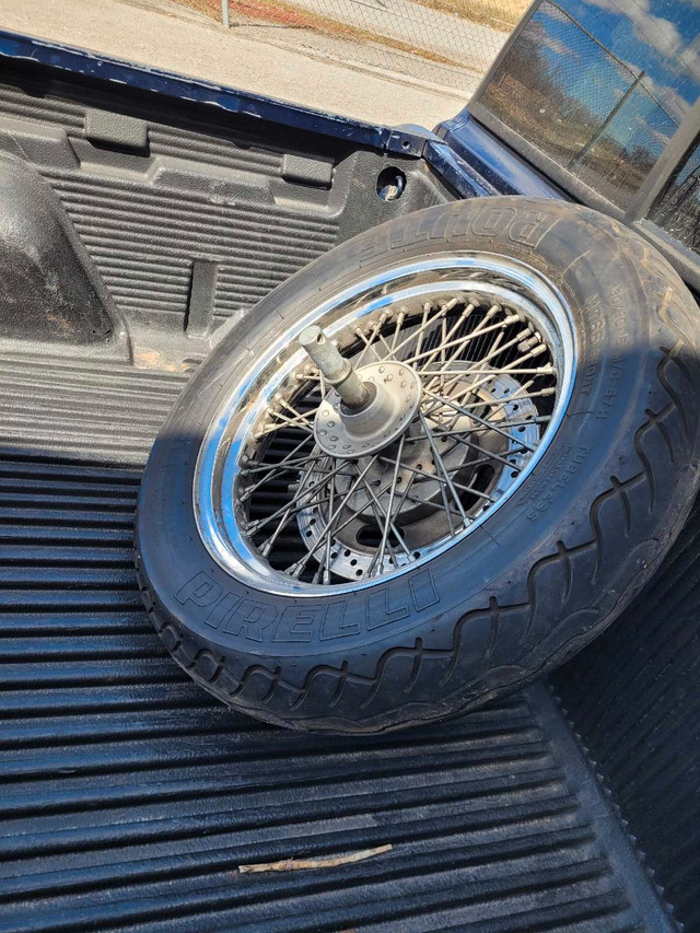 Vulcan 900 front rim in Motorcycle Parts & Accessories in Belleville - Image 4