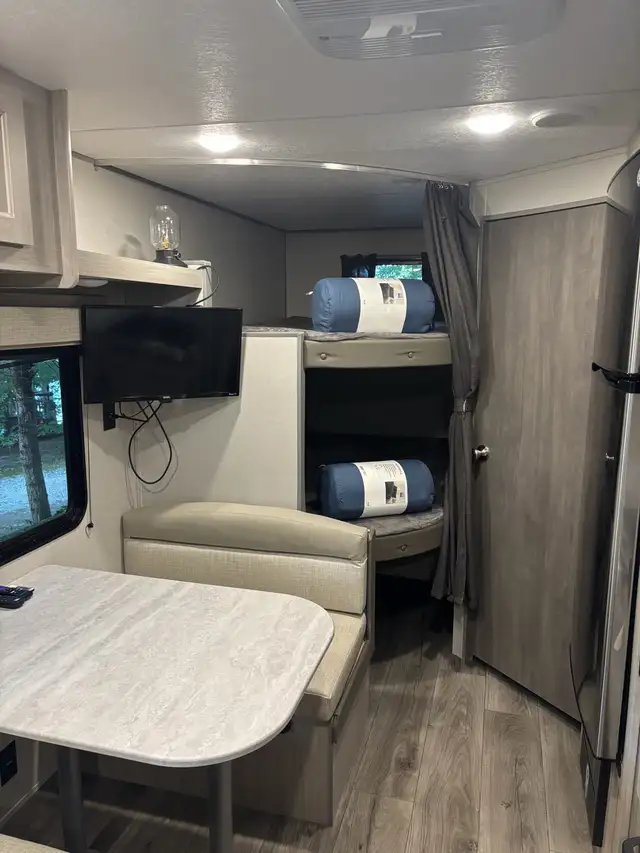 2025 Coachmen Travel Trailer Rental Sleeps 8 | Family Ge in Ontario in Canada - Image 10