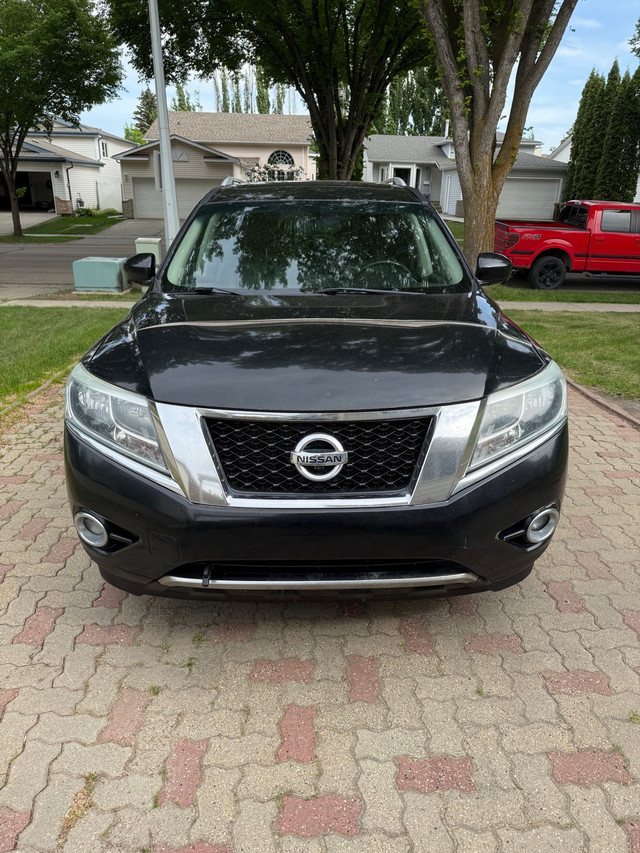 2013 Platinum Nissan Pathfinder in Cars & Trucks in St. Albert - Image 2