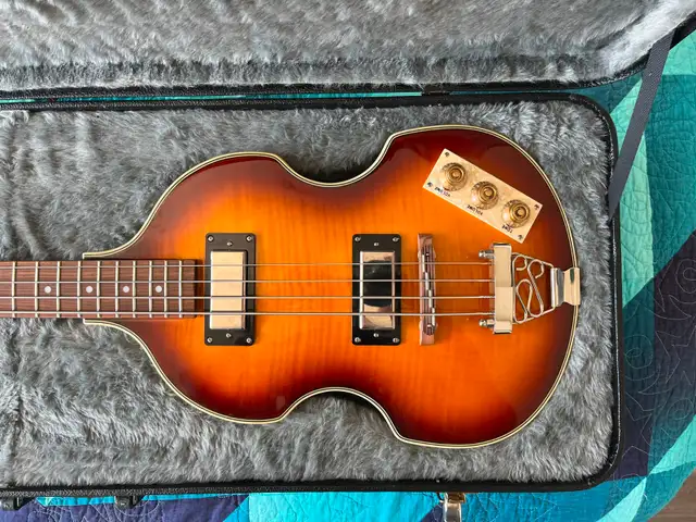 Epiphone Viola Bass w/ Case62863259839234122