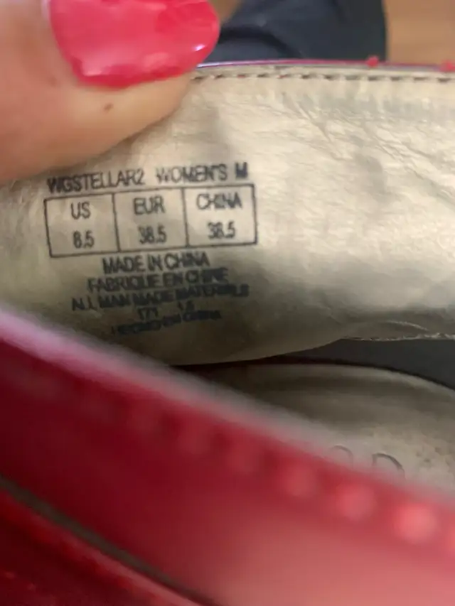 Guess red high heels size 8.5 in Women's - Shoes in Grande Prairie - Image 6