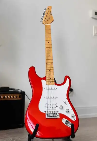Focus 211S by Kramer Like new. Clean. Never left home. No smoke, no pets. Colour: Ruby Red gloss. He...