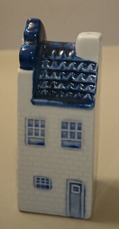 Vintage Delft Blauw Canal House Hand Painted Shaker in Arts & Collectibles in Oshawa / Durham Region - Image 3