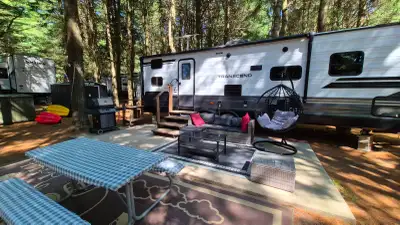 If you've been looking for an easy, stress-free way to enjoy summers at the lake, this 2019 Grand De...