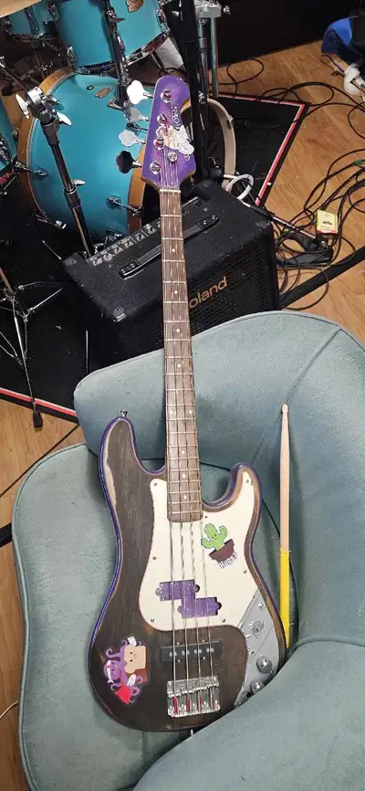 project PJ bass, View more
