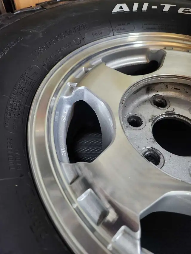 NEW OEM RIMS AND CENTER CAPS FROM 99 SILVERADO  in Tires & Rims in Cambridge - Image 9