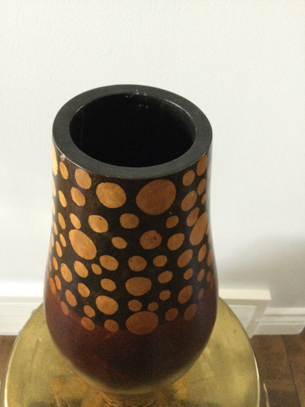 Handmade Wood Floor Vase in Other in Penticton - Image 2