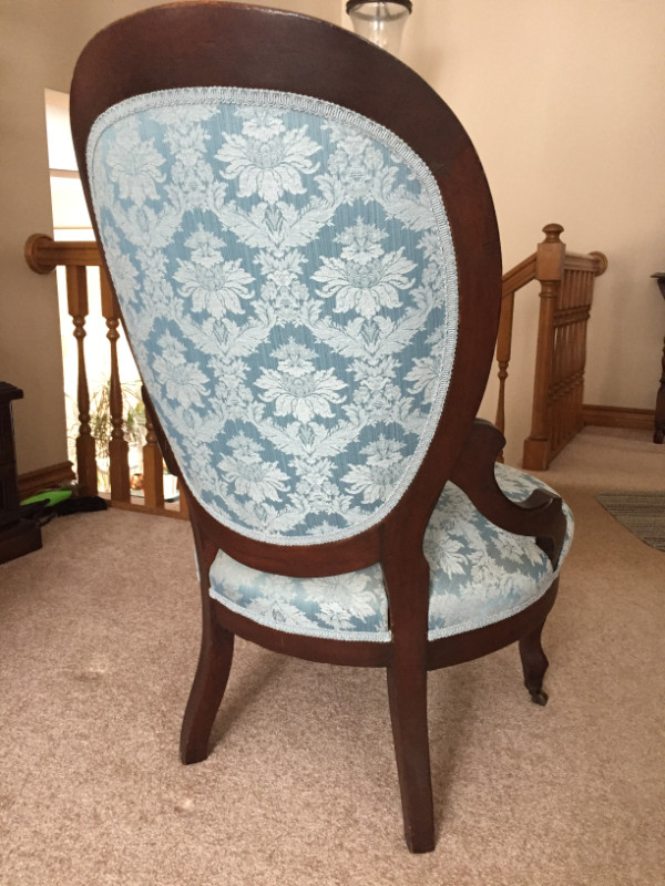 Victorian Parlour Chair in Chairs & Recliners in Hamilton - Image 3